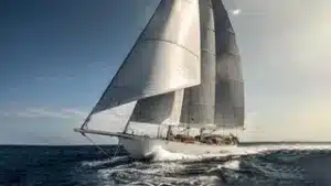 Hoek Design-refitted Athos